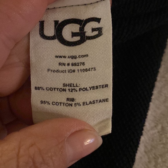 UGG black wide legged sweatpants with drawstring from Neiman’s. Unisex - Picture 14 of 15